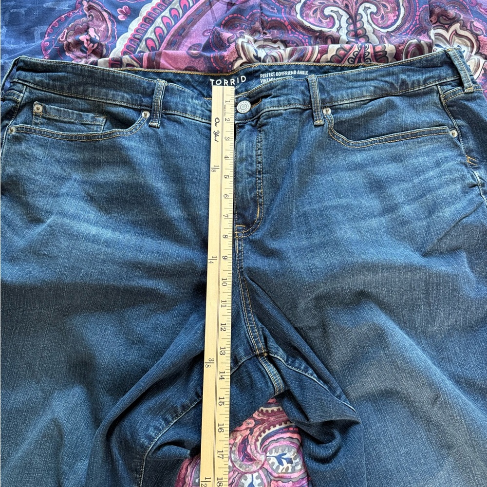 NWT Torrid Women’s‎ Boyfriend Mid-Rise Jean Plus Size 26W - Picture 7 of 10